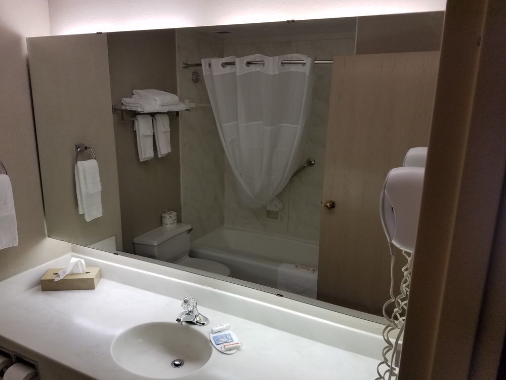 Days Inn By Wyndham Midland Ngoại thất bức ảnh